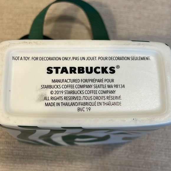 Starbucks 2019 Ceramic Gift Card Holder Tote Holiday Christmas Tree Orna… - Picture 2 of 5